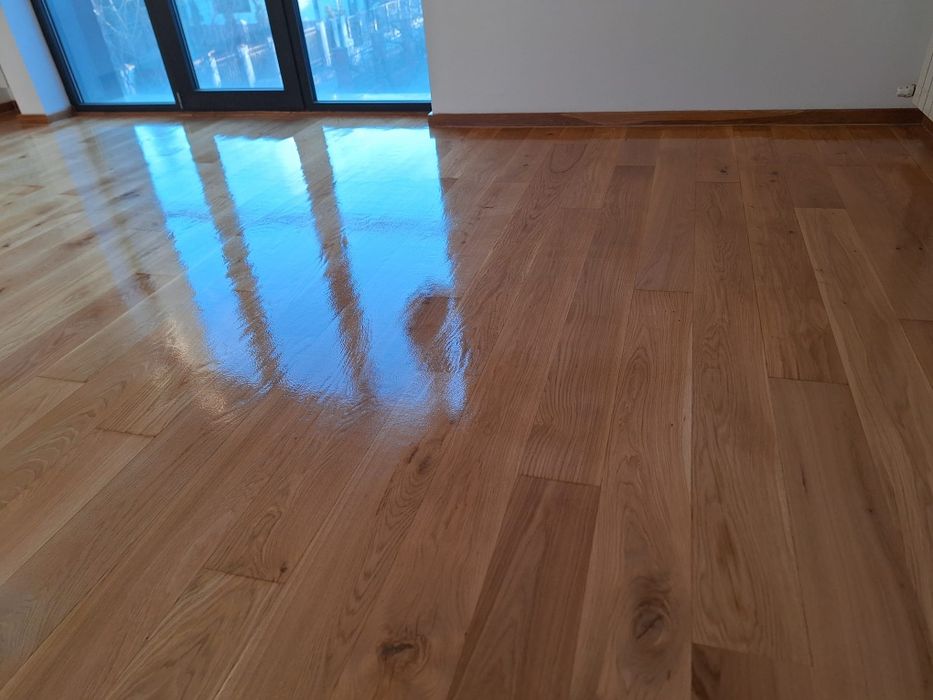 Rașchetare recondiționare slefuire montaj parchet  montaj parchetar