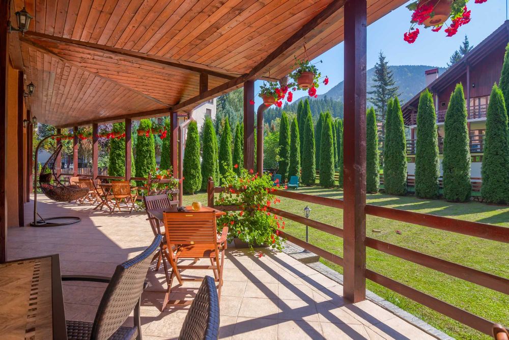 Inchiriez spatiu comercial - Poiana Brasov