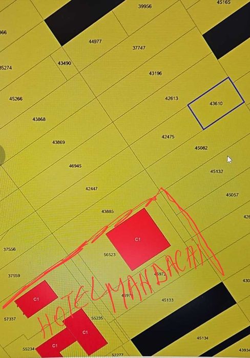 Vand teren Suceava 10ari (linga HOTEL MANDACHI )