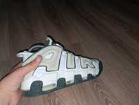 Uptempo nike air.