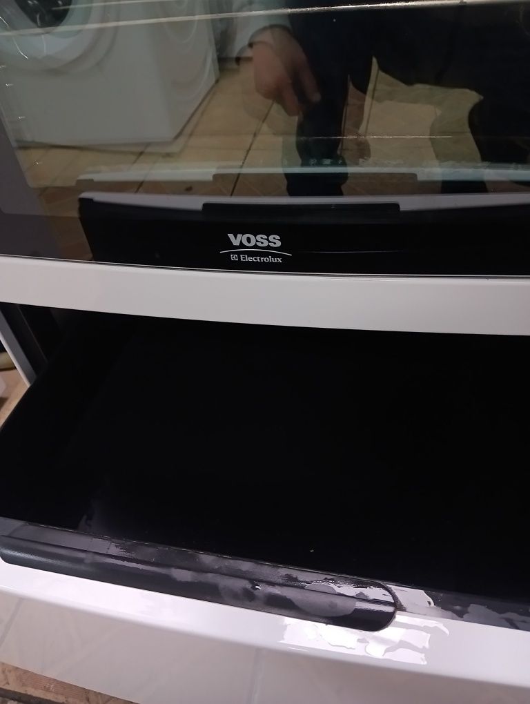 Свободно стояща печка с керамичен плот Voss Electrolux 2годиниГаранция
