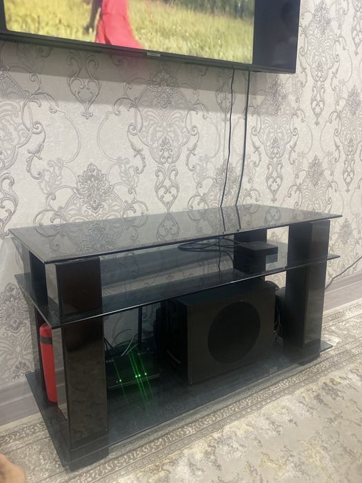 Продам Тумбочка стекло