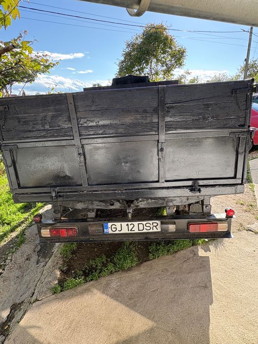 vând ari camionetă