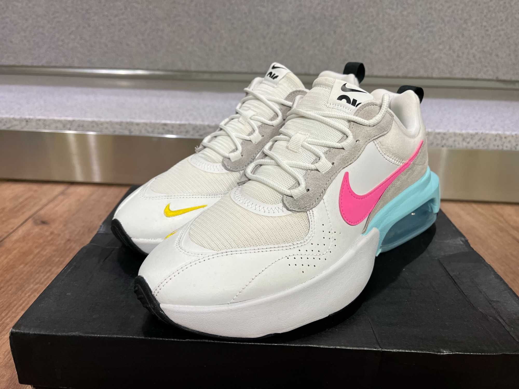 ОРИГИНАЛНИ *** Nike Air Max Verona  White/Pink Glow/Pure Platinum