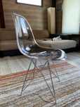 Scaune transparente