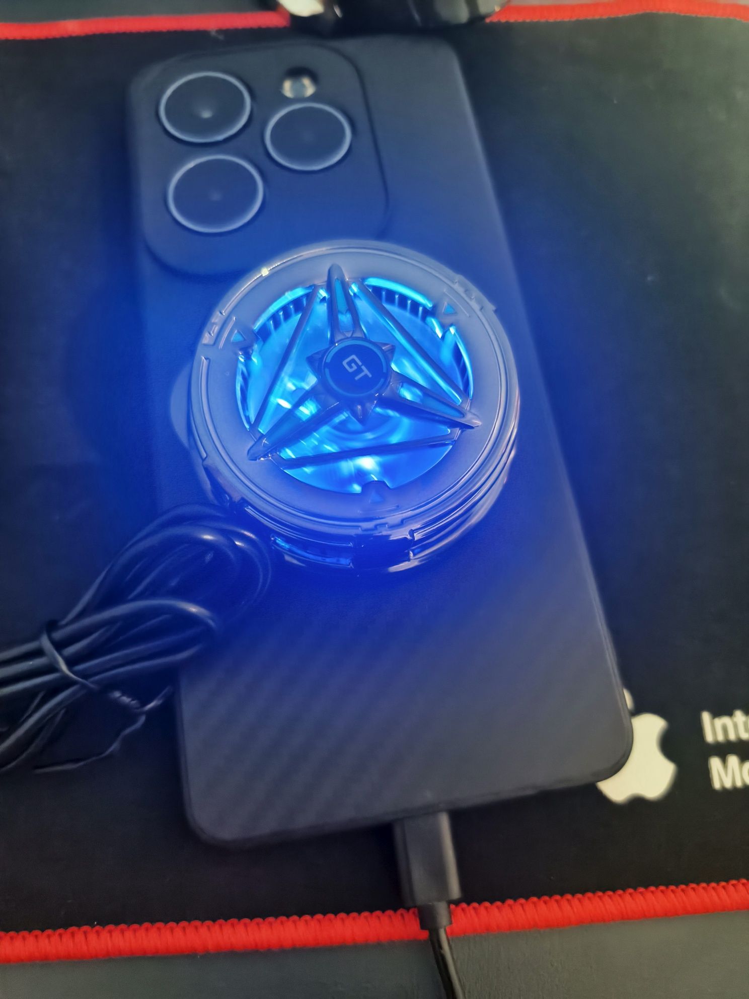Telefoni sovutish uchun cooler