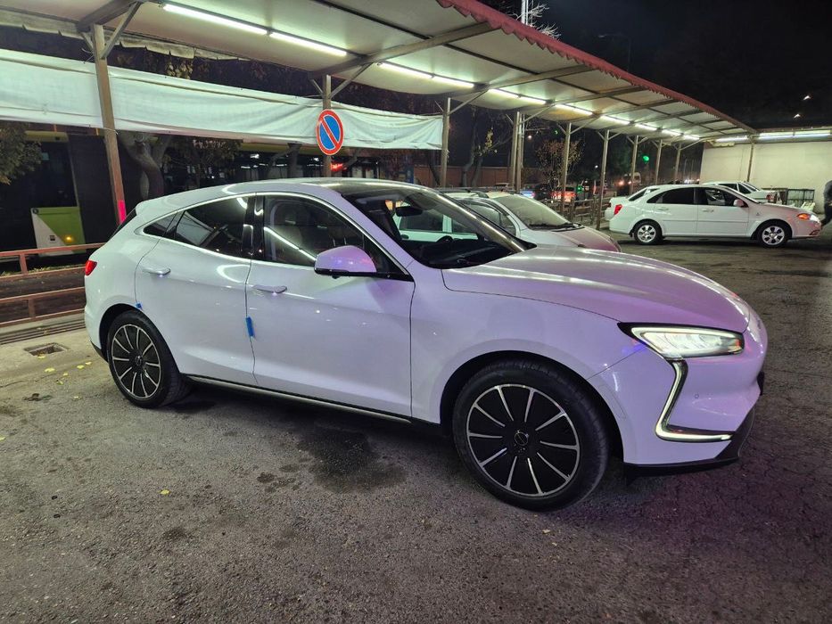 Huawei seres SF5 полный электрический.