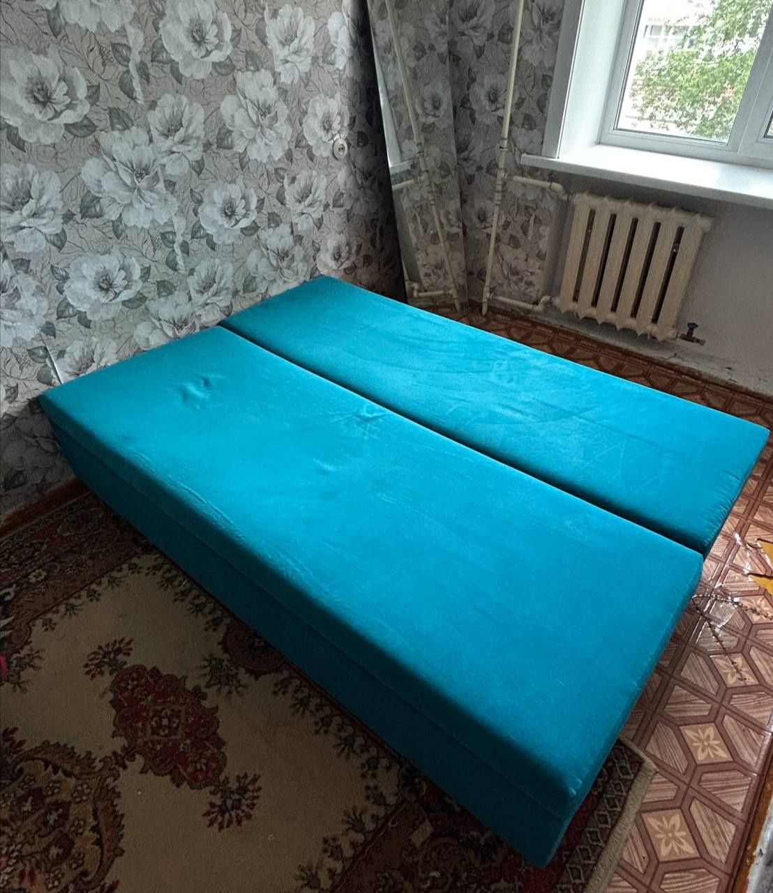 Почти новый диван
