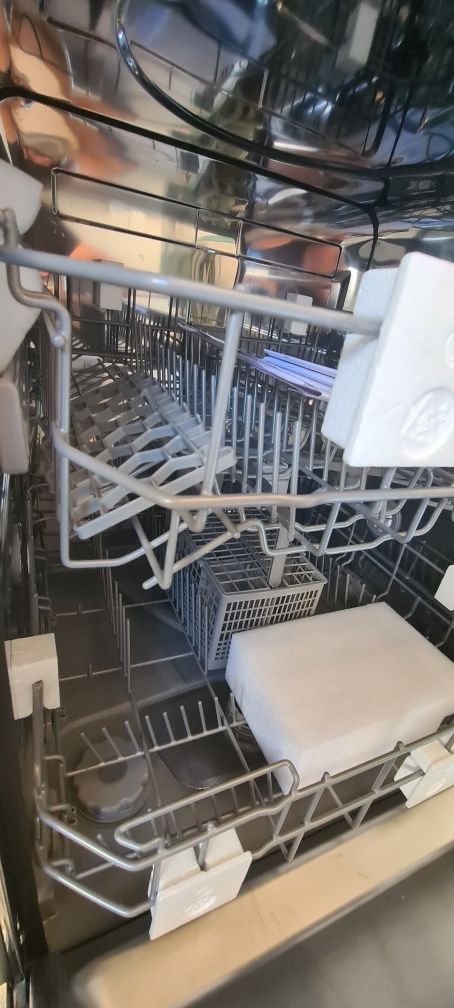 Нова Съдомиялна за пълно вграждане Exquisit  egsp6012 e 030e silber