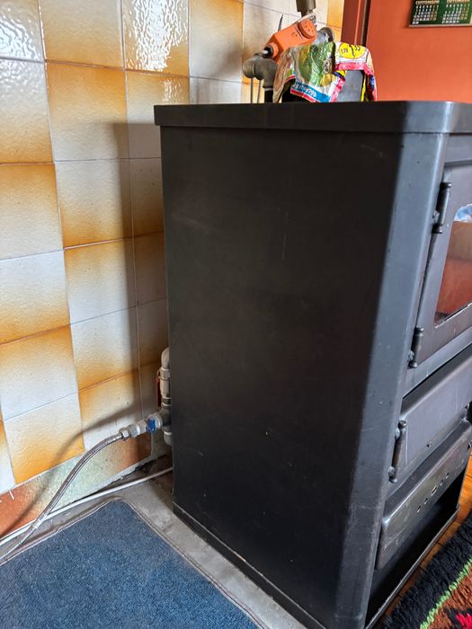 Камина с водна риза и три радиатора