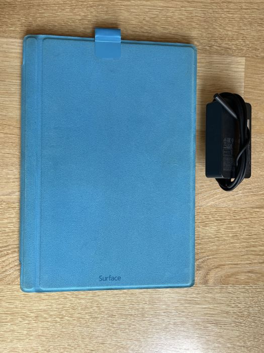 Microsoft Surface Pro 3 1631 2-1 таблет/лаптоп /i5/4GB RAM/128GB SSD