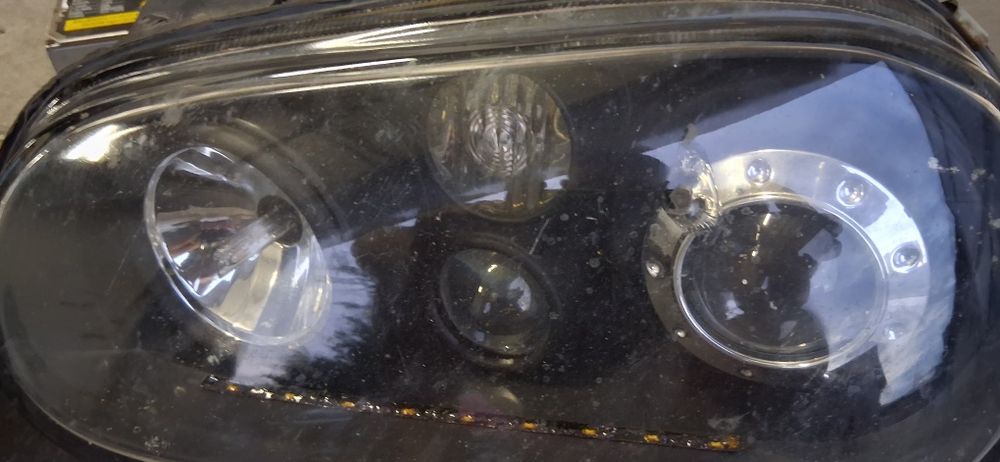 Vand faruri cu lupa faza scurta/lunga tenta neagra VW Golf 4