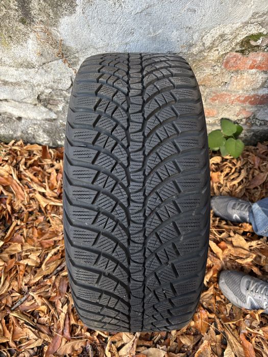 Зимни Гуми с джанти Kumho 4 броя 255/45 R18 за VW