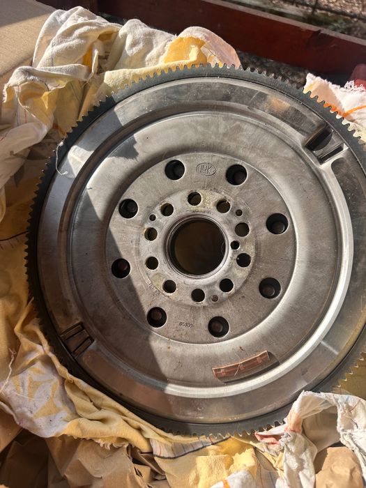 Volanta cu masa dubla LUK 415 0716 10