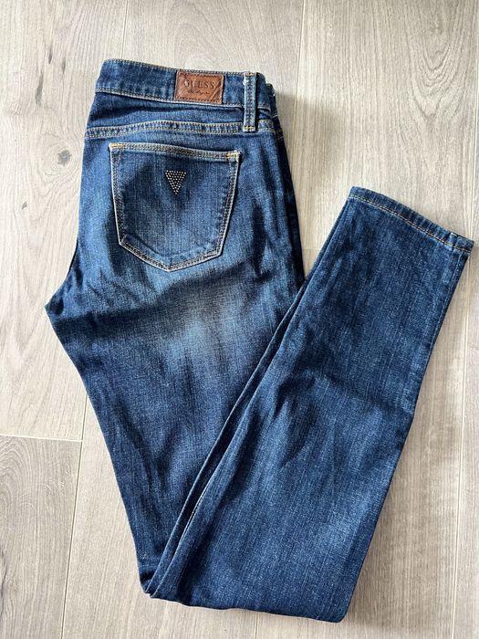 Blugi pentru femei de la diferite firme