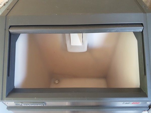 Професионален ледогенератор за натрошен лед Scotsman AF 200