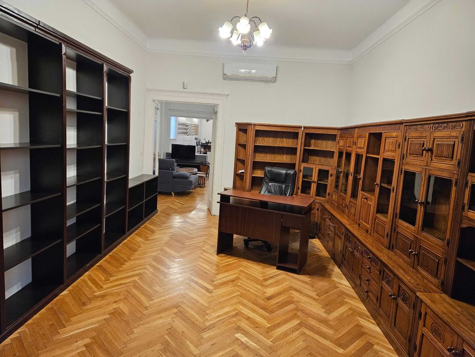 Închiriere Apartament Ultracentral Spațios in Clădire Istorică