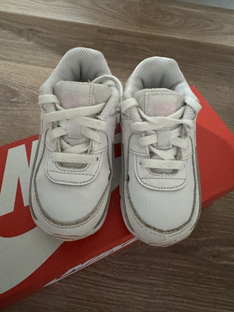 Nike Air Max номер 23,5