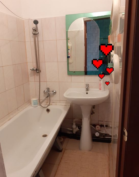 Продам двухкомнатную.