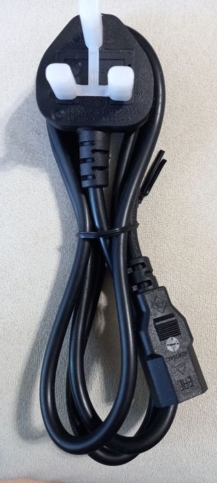 Мощен захранващ кабел за ТВ или аудио  английски стандарт