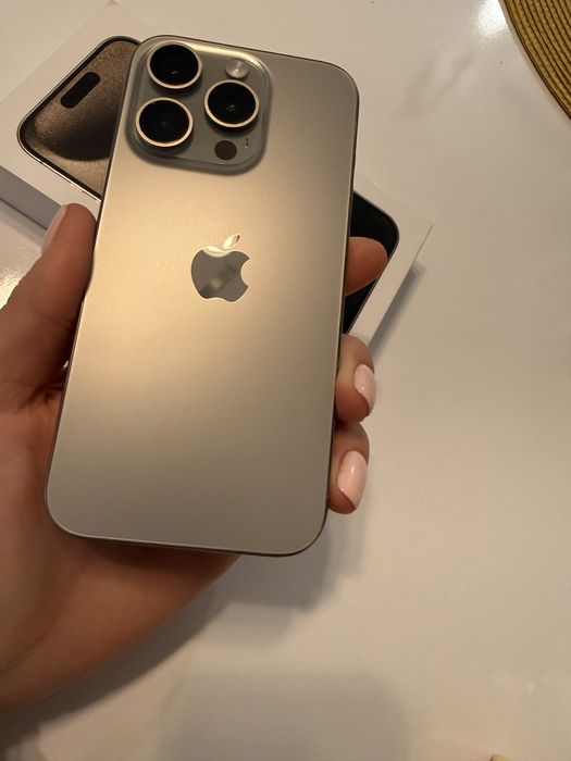 Vand iphone 15 pro ,Natural Titanium ,128 GB