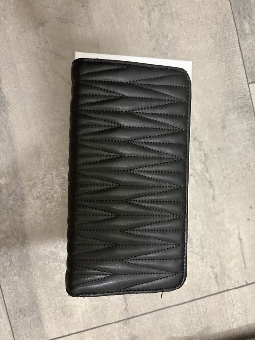 „Комплект Miu Miu стил – бяла кутия + портмоне“