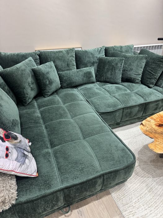 Диван с трапезна маса