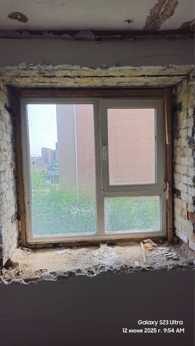 Окно пластиковое 2 шт, 1,4х1,4м , 1-шт -1,6*2,6м окго на лоджию