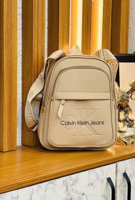 Много модели бестселъри раници и чанти