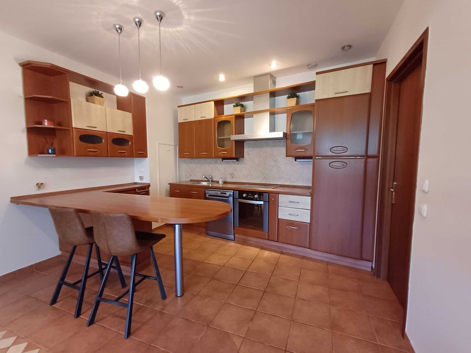 Bucatarie Mobexpert frigider incorporat, bar