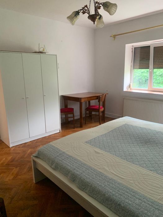 Inchiriez camere cazare camin studenti tineri Colina uni centrul vechi