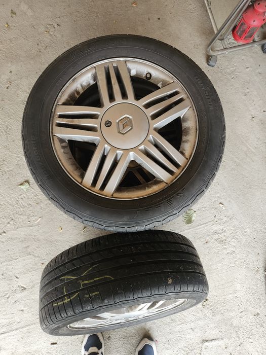 5 roți Fiat Punto, 4 roți Renault Megane,4 roți Skoda Fabia