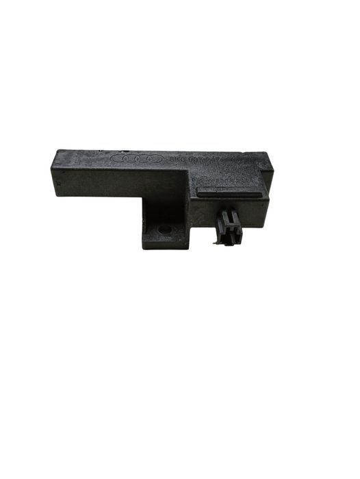 Antena GPS dreapta AUDI A8 III 4H2, 4H8, 4HC, 4HL 2009 - 2018 VAG 8k09