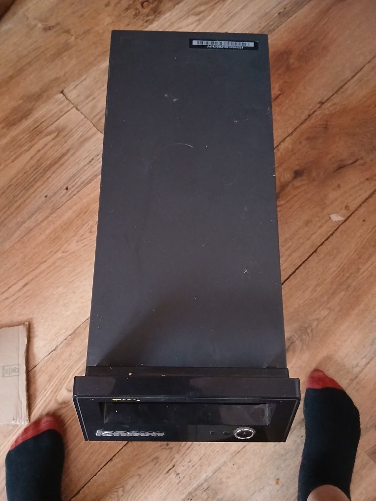 Carcasa lenovo puțin zgariata