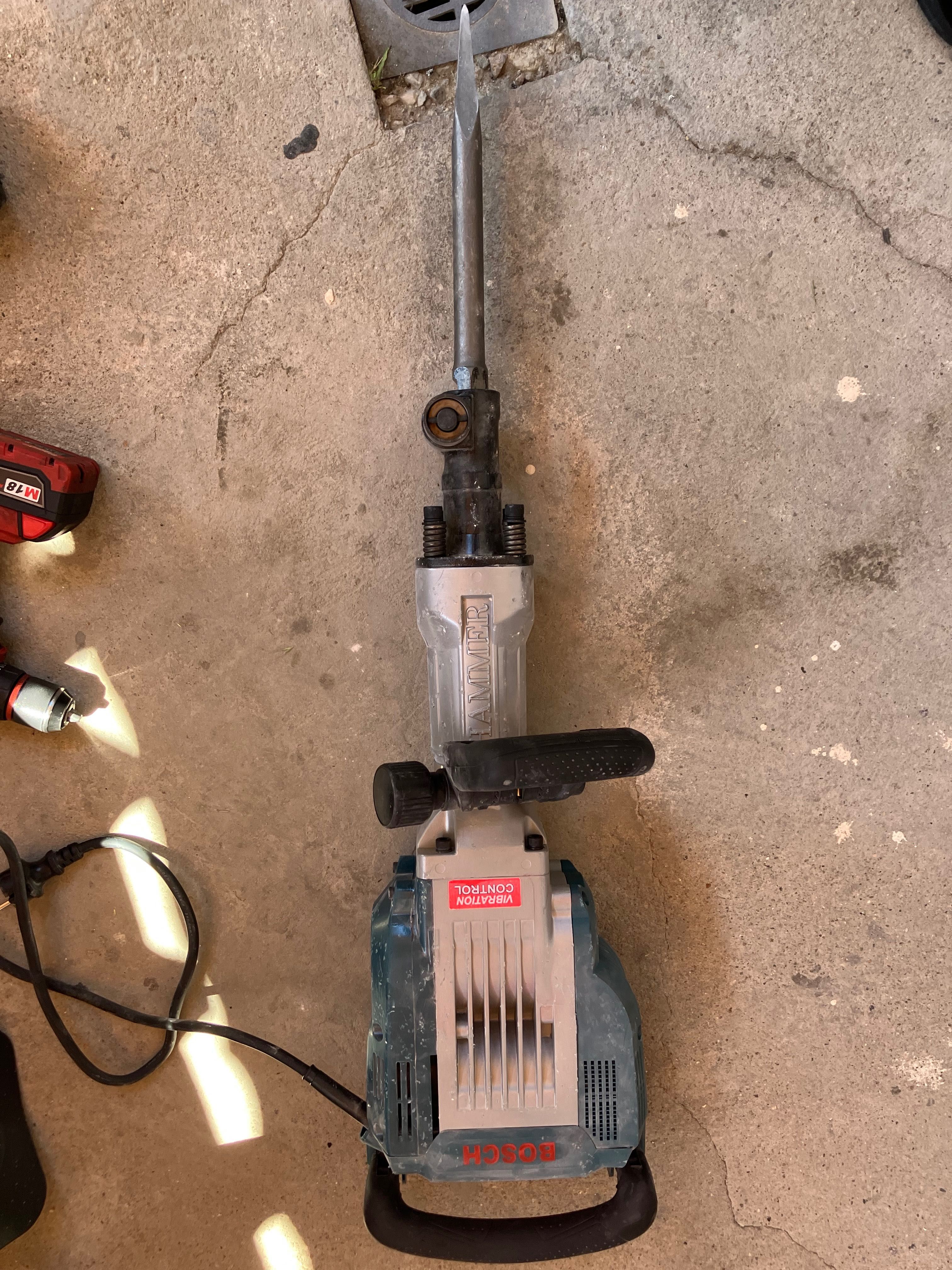Bosch Къртач Vibration Control Hammer GSH 16-30 Professional