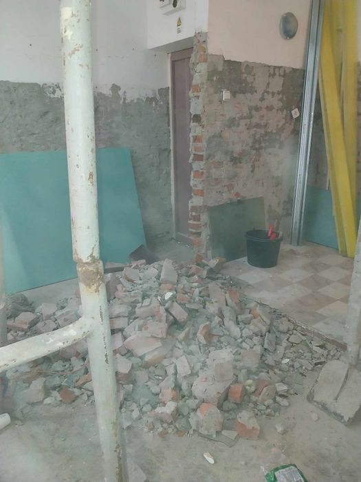 OFERIM servicii de indepartarea stratului de var, tencuieli gresie etc