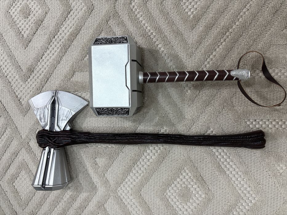 Секира и мьельнир