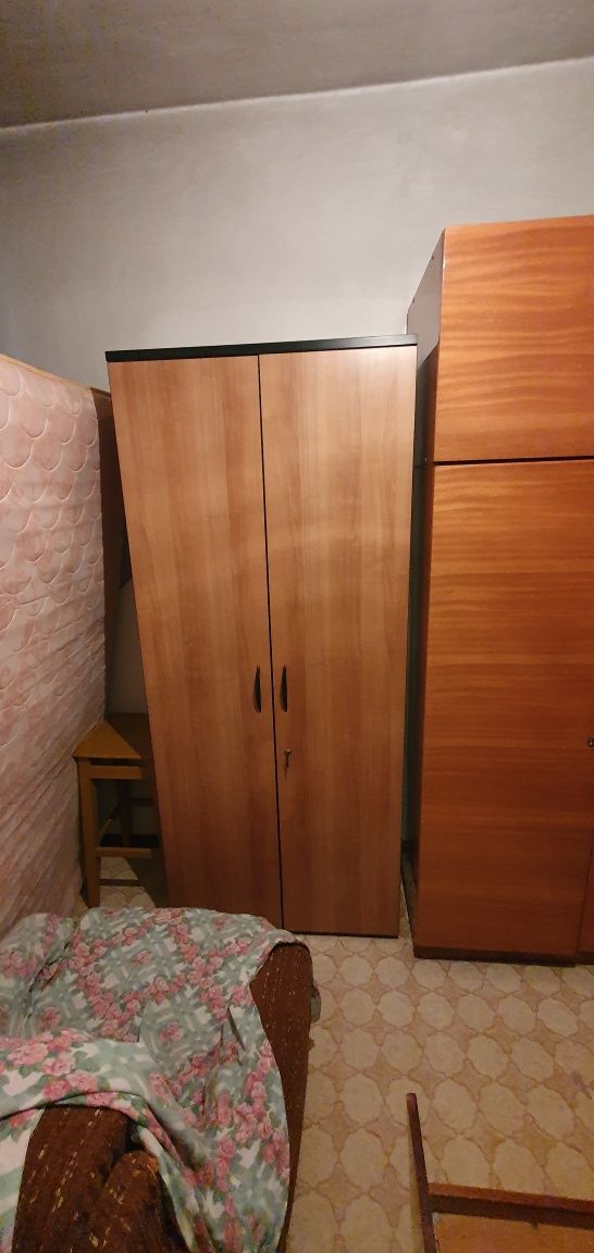 Шкафы офисные 2шт.