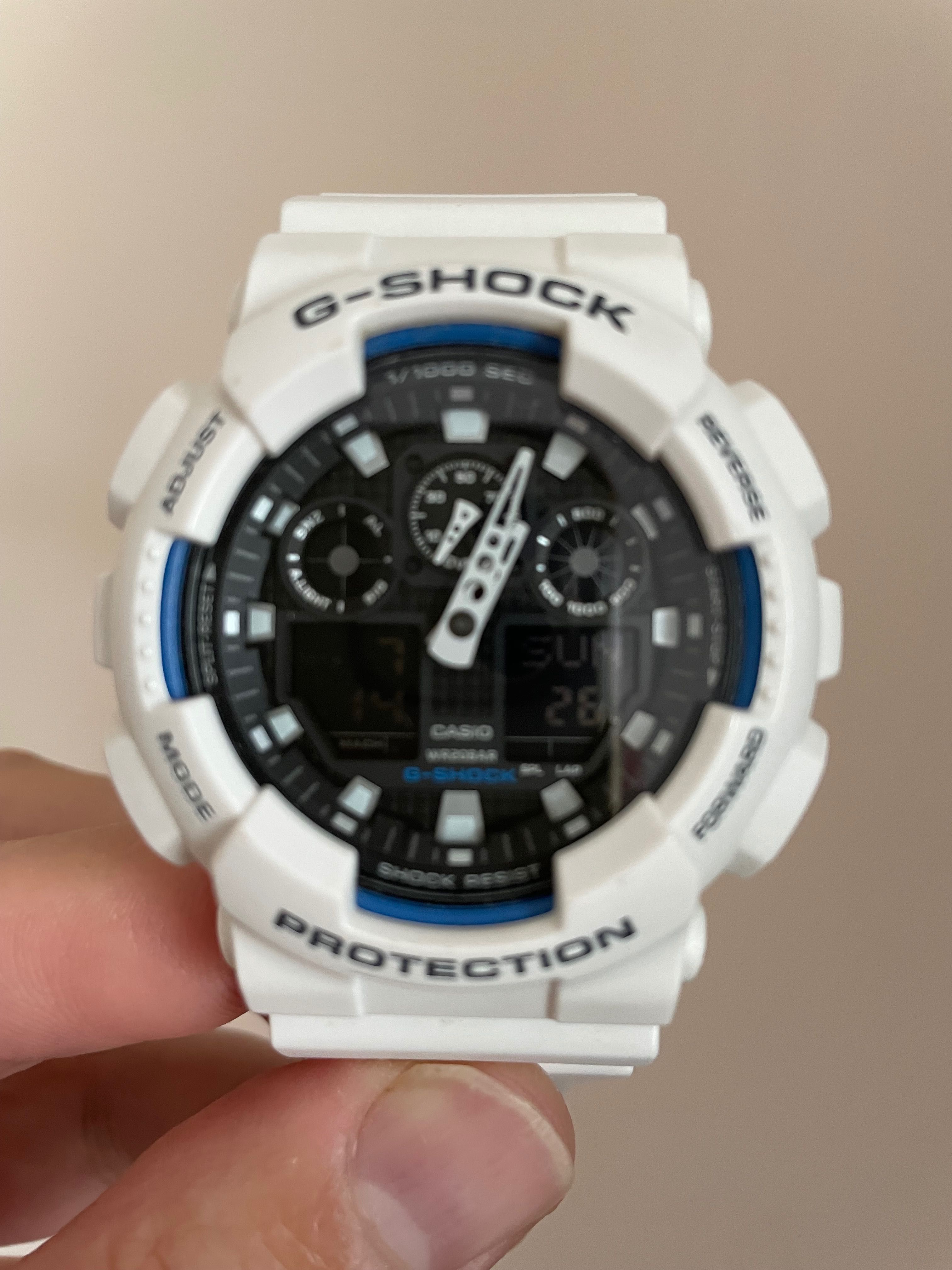 Часовник Casio G-shock