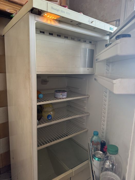 Хладилник с фризер