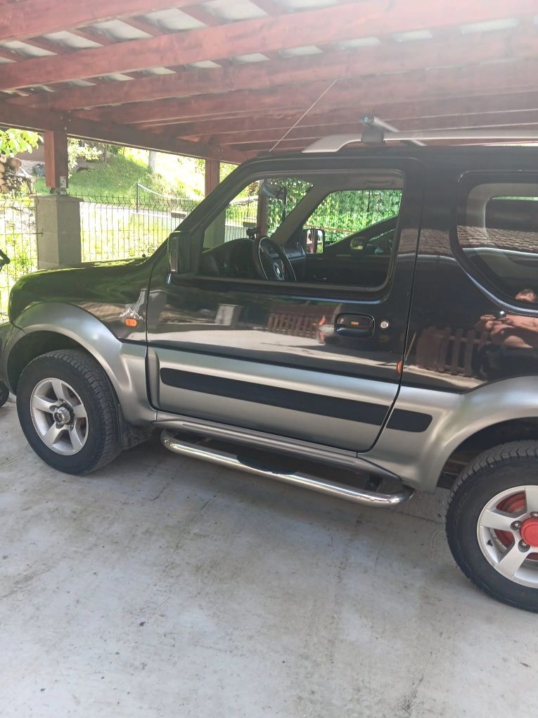 Vând Suzuki Jimny