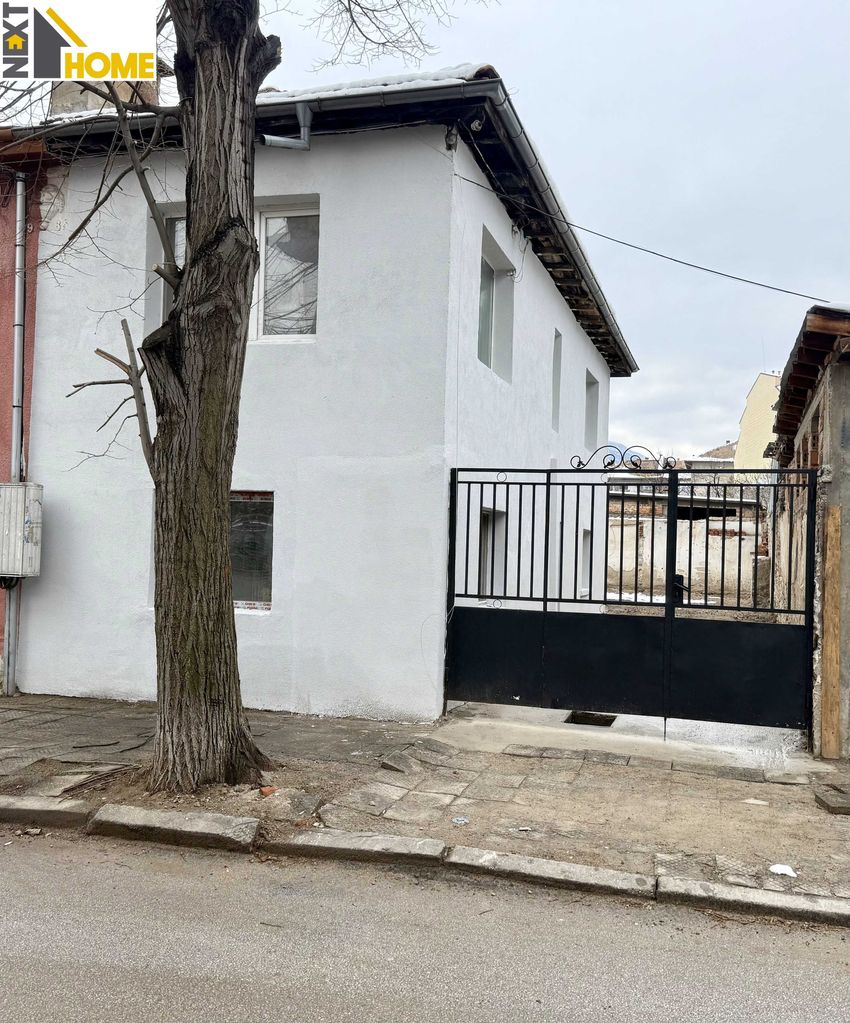 Продава се Къща в Асеновград - 44 кв.м за 2005 €/кв.м - Снимка #1