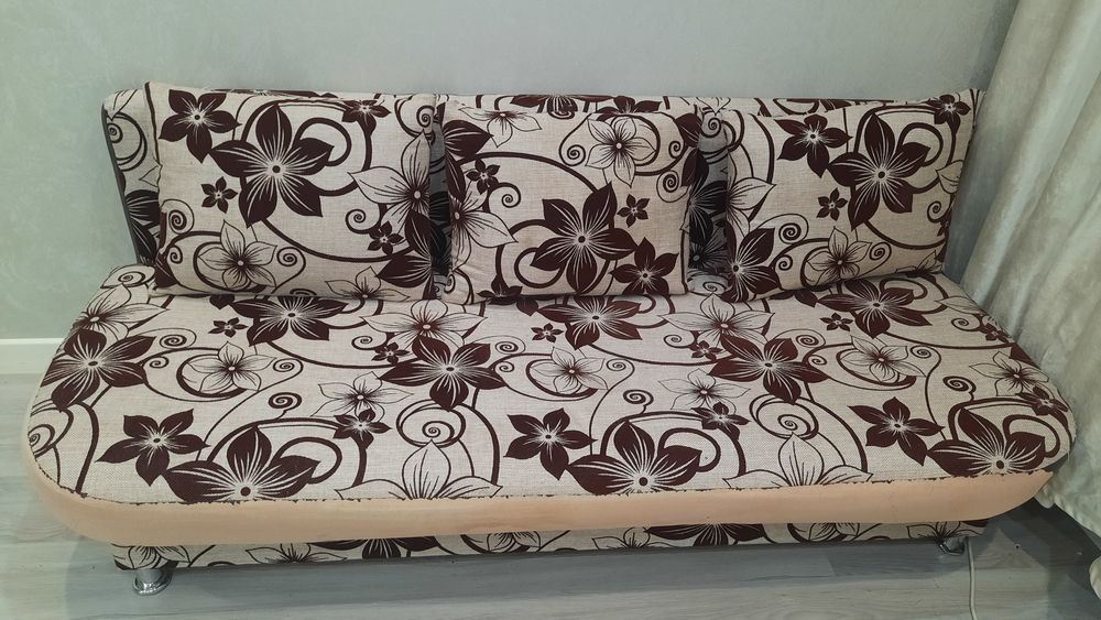 Отдам даром диван