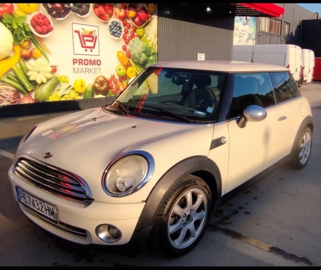 Автомобил Mini Cooper One