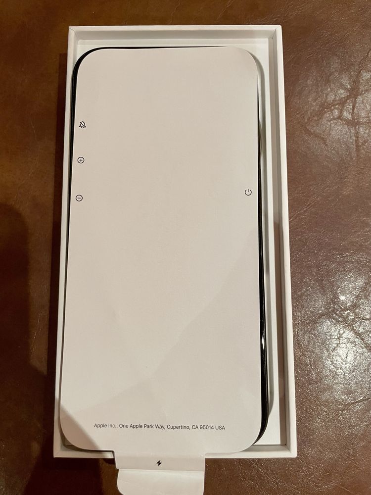 Гаранционен Iphone 15 Pro 128GB  90% батерия