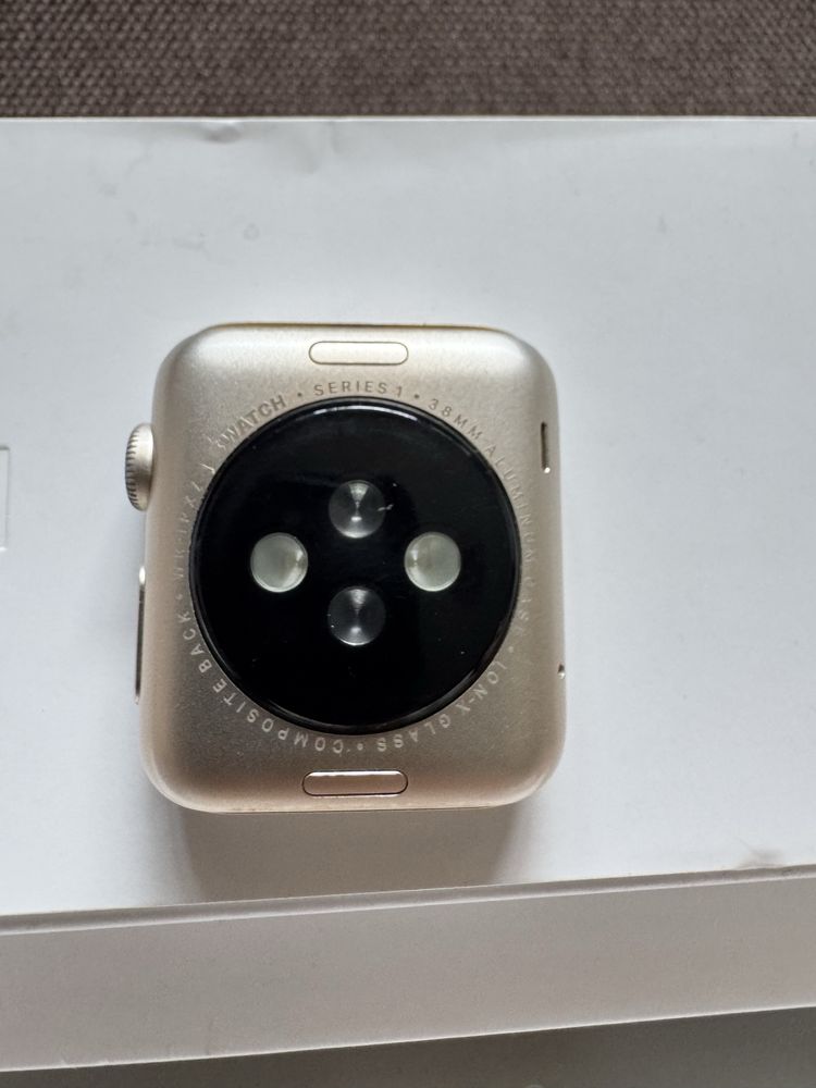 Часы Apple Watch S1