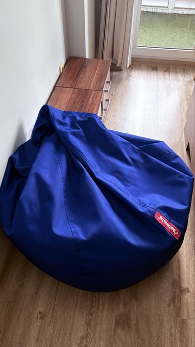 Пуф Круша "Кралско синьо" от Barbaron.bg