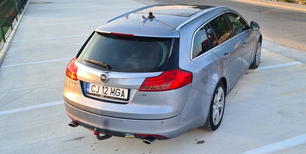 Vând Opel Insignia