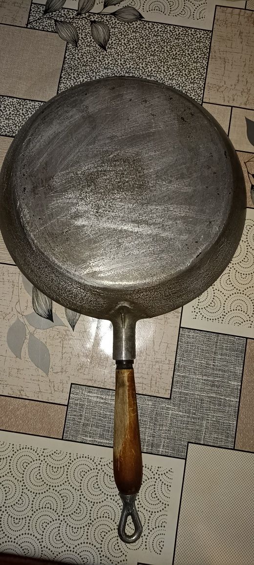 Продаю советскую сковородку