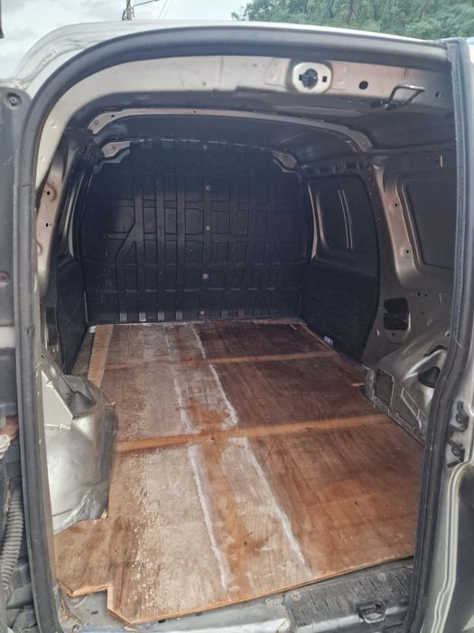 LOGAN VAN 2007 .km reali